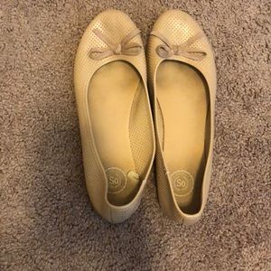 Nude ballet flats